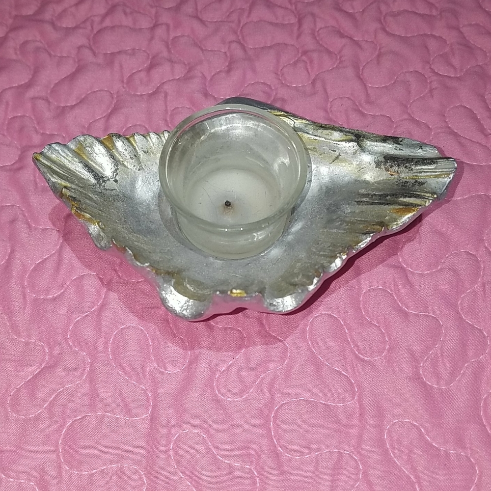 Shell candle holder